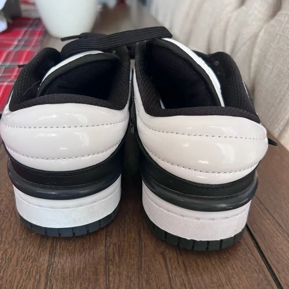 Nike black and white panda low dunk Sneakers